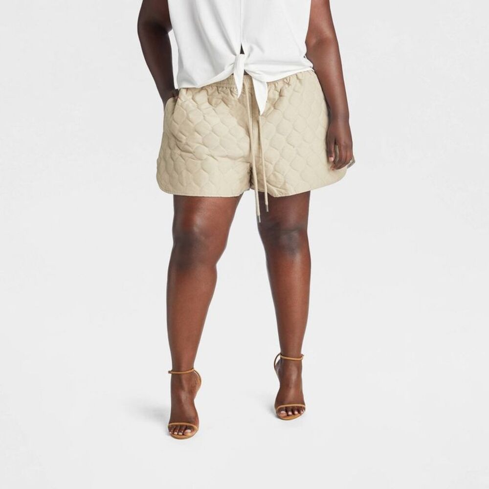 KBB by KAHLANA Women's Mid-Rise 'The Quilted Shorts' - Khaki 2X